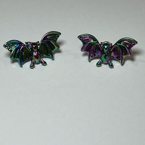 CHAMELEON CHROME BAT STUD EARRINGS - Picture 7 of 11